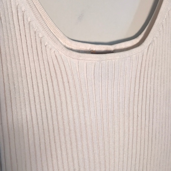 Cute Basic Top - Picture 2 of 3